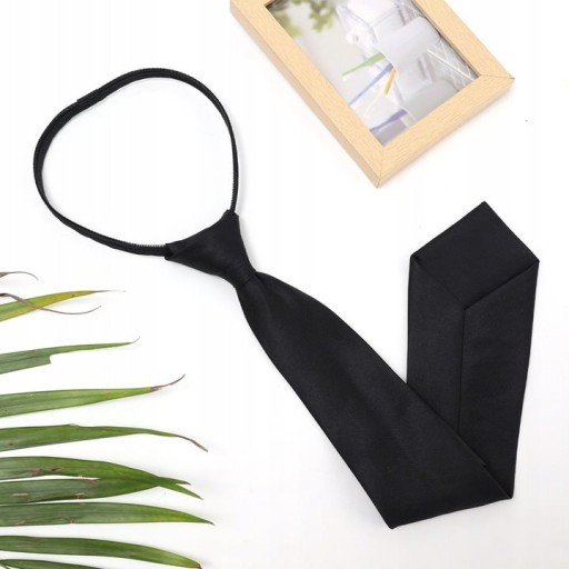 Čierna látková kravata, široká, hladká, na zips, klasická, elegantná