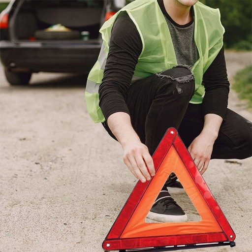 VÝSTRAŽNÝ TROJUHOLNÍK AUTOMOBIL V PÚDE SO SCHVÁLENÍM