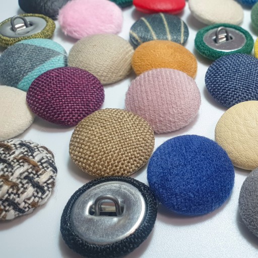 Poťahové gombíky FARBY 22 mm / VEĽKOSŤ. 18