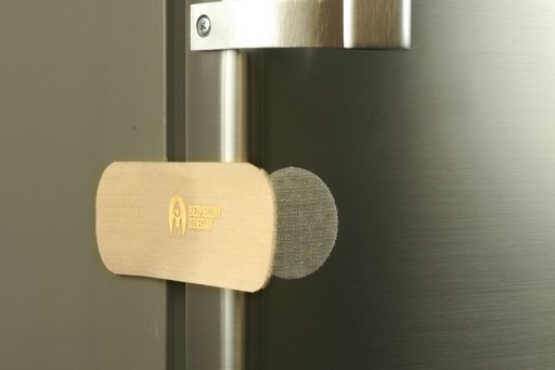Bezpečnostný uzáver na chladničku typu suchý zips, 2 ks