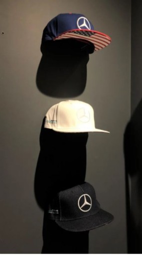 Montáž držiaka na vešiak FULLCAP SNAPBACK HAT