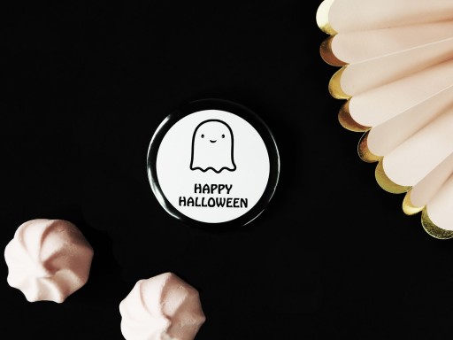 Kotilón zo sady Merry Ghost