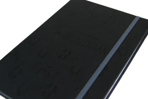 Zápisník A5 80k s gumou, línia Star Wars Mandalorian