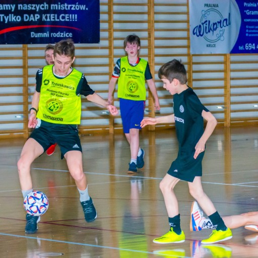 Reklamná reklama na bežecké tričko s nápisom Football M