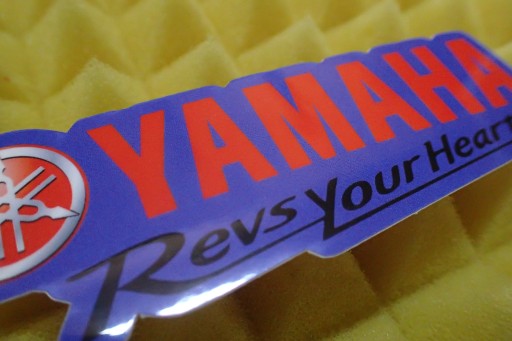 NÁLEPKA YAMAHA NÁLEPKA YAMAHA RACING 10,1 x 3,6 cm