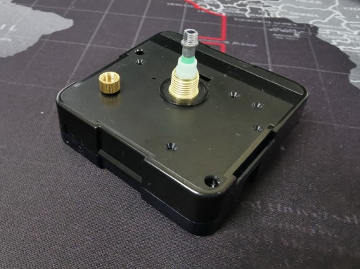 DIY nástenný hodinový mechanizmus