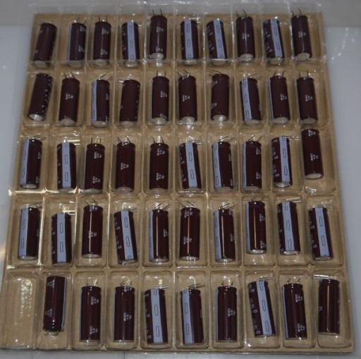 ELEKTRONICKÝ KONDENZÁTOR 400 V/120uF 16x41 mm