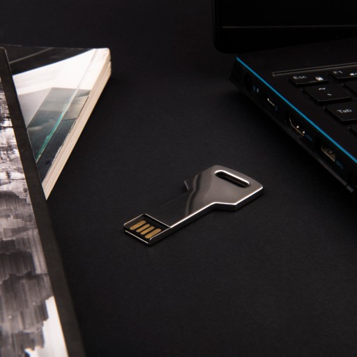 Kovový kľúč Pendrive 4 GB + gravírovanie