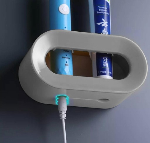 VEŠIAK ELEKTRICKEJ KEFKY NA ZUBNÉ KEFKY S DVOJRUKOVOU RUKOVOU DVE KEFKY