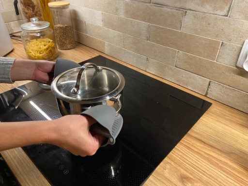 SILIKÓNOVÉ RUKAVICE UCHOVÁVAČ NA HRNEC 2 kusy