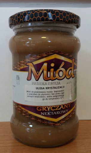 Tekutý pohánkový med z včelnice včelárky Mirky