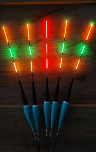 Plavák 1,5g - 24 cm - ZMENA FARBY + kamufláž + dve funkcie + batéria