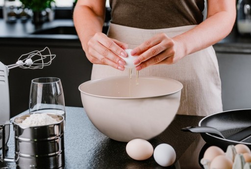 VEĽKÁ PLASTOVÁ KUCHYŇSKÁ MISKA 4L NA ŠALÁT, UNIVERZÁLNA