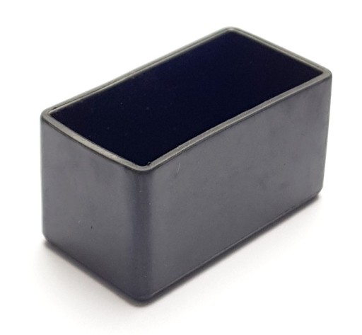 Čierne kryty čiapky na obdĺžnikové nohy 20x30mm