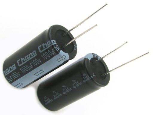 KONDENZÁTOR 1000uF / 100V 18x35 105* LONGLIFE 1PC