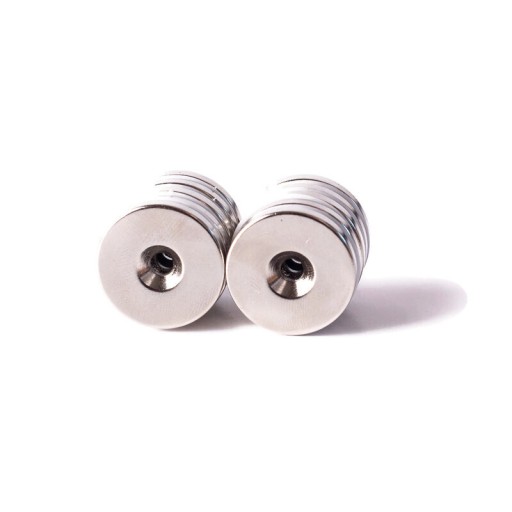 NEODYMOVÝ MAGNET 20x7/3,5x3 mm NA SKRUTKU ks.