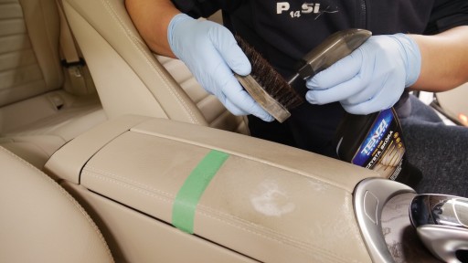 TENZI DETAILER ČISTIACA KOŽA TEKUTÉ ČISTIČ NA AUTOKOŽU