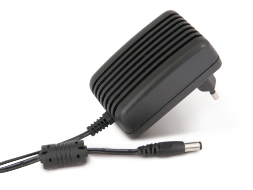 Zásuvný zdroj pre LED pásiky 2A 24W 12V 2,1mm HK