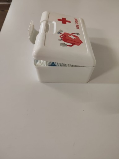PRÁZDNY KUFRIK PRVEJ SÚPRAVY 20x13x7