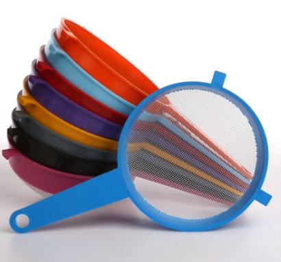 Plastové KUCHYNSKÉ SITKO hrubé sitko, 12 cm, farby