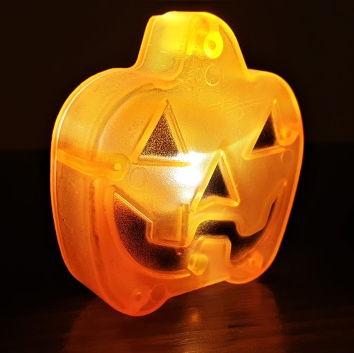 HALLOWEENSKÁ DEKORÁCIA ŽIARENÁ OSVETLENIE NA BATÉRIOVÉ OVLÁDANIE TEKVICE
