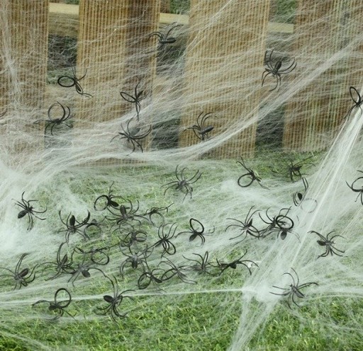 PLASTOVÉ PAVÚKY 50 KS 3 CM HALLOWEENSKÉ DEKORÁCIE