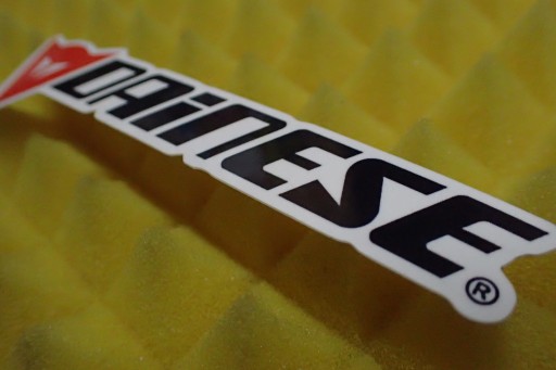 NÁLEPKA DAINESE NÁLEPKA 12,2 x 3 cm