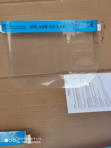 Ochranný štít s elastickým pásom