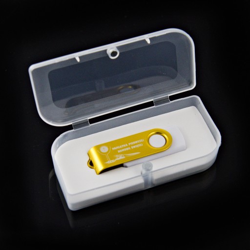 Pendrive 2 GB USB Prvé sväté prijímanie + KRABIČKA + GRAVÍRKA
