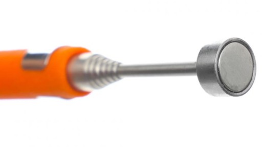 TELESKOPICKÝ MAGNETICKÝ UCHOVÁVAČ 2,25KG 62CM