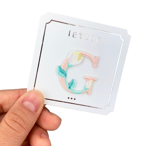 Opätovne použiteľné NÁLEPKY Letter G Vyšívané kvety DIY