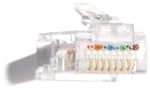 Priechodná zástrčka RJ45T*P100, balenie 100 ks.