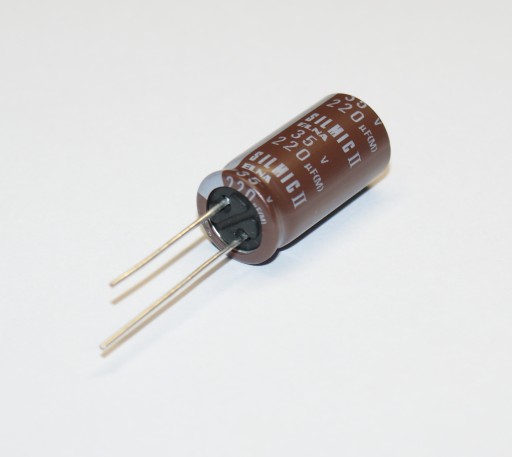 ELNA SILMIC II RFS 220uF/35V PRE AUDIO (#163)