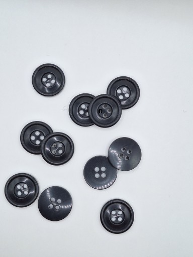 Plastový gombík, námornícka modrá, klasický, 4 dierky, 23 mm, 3 kusy