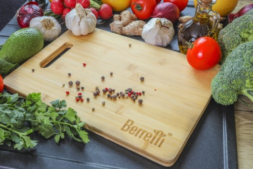 Bambusová drevená doska na krájanie 32,5x22x1,5 Berretti