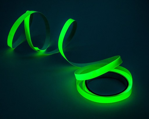 GLOW IN THE DARK TAPE - SAMOLEPIACA fosforeskujúca FLUORESCENTNÁ