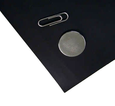 ČIERNA MAGNETICKÁ FÓLIA, SAMOLEPIACA, LIST A4 S LEPIKOM 2 mm - HUNTER