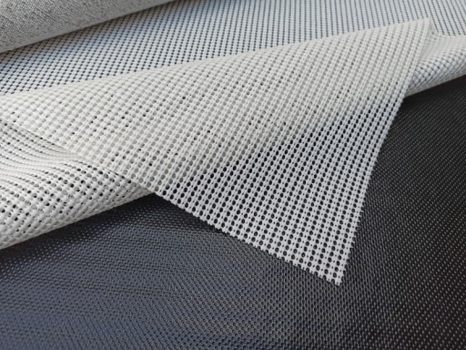 Protišmyková podložka pod koberec 60x100cm sieťka