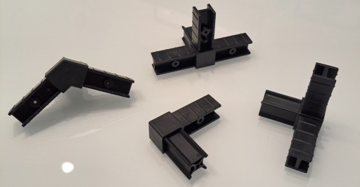 KONEKTOR PRE PRECHODOVÉ PROFILY plastová spojka 20x20 mm XT05