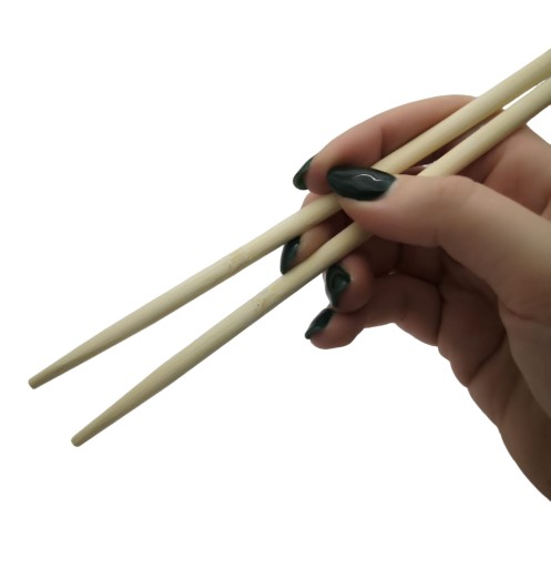 Bambusové paličky na sushi v bielej obálke, 21 cm, 100 ks.