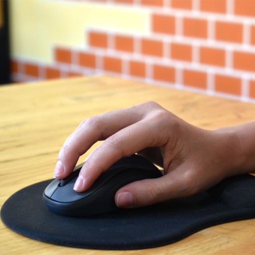 ERGONOMICKÁ PODLOŽKA NA ZÁPESTIE MYŠ