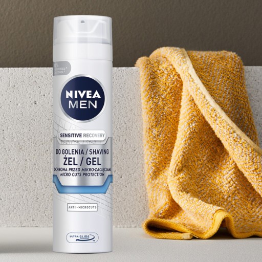 Men Sensitive gél na holenie na 3-dňové fúzy 200 ml
