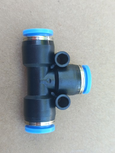 Konektor T-tee Pneumatický Zásuvný rozbočovač fi 8mm PE 8