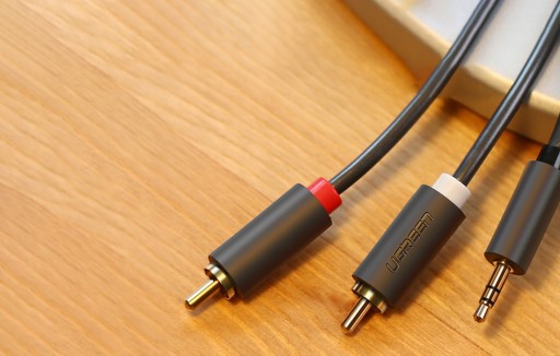 Ugreen 2x RCA Cinch-Jack kábel 3,5mm 3m pozlátený