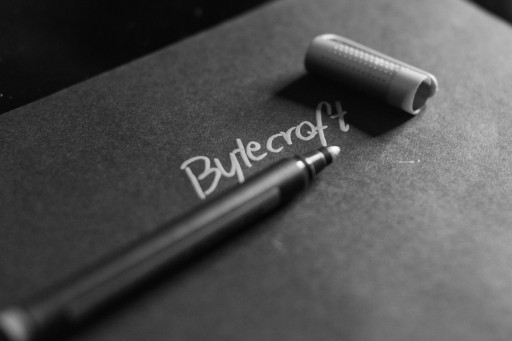 Strieborný metalický popisovač na čierne karty do albumov