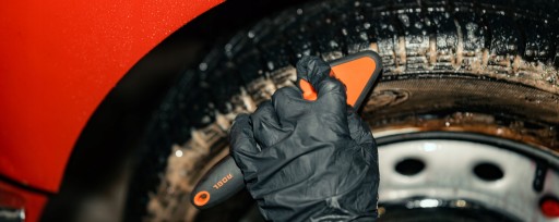 ADBL TYRE BRUSH kefa na čistenie pneumatík