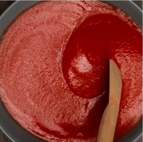 MUTTI Passata paradajkový pretlak s bazalkou