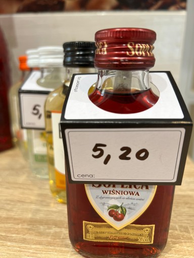 Cenníky fliaš, fľaša, likérka, čierny papier, kartón, 100