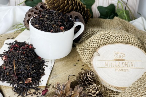 Čierny čaj BRUSNICE S JAHODOU 50g yunnan