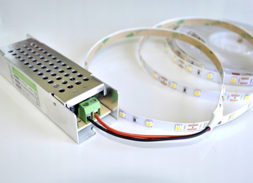 LED pásik 5m 48W 12V IP20 Dekoratívne osvetlenie teplých farieb